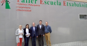 Reunión del Defensor del Pueblo de Navarra con la Escuela Taller Etxabakoitz