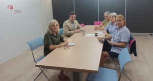 Reunión del Defensor del Pueblo de Navarra con la Asociación Vecinal de Etxabakoitz