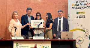 El Defensor del Pueblo de Navarra acompaña a las personas con sordoceguera de Navarra en su Día Internacional