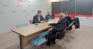 Defensor del Pueblo de Navarra y la jefa de gabinete reunidos con la Plataforma en Defensa del Patrimonio Navarro