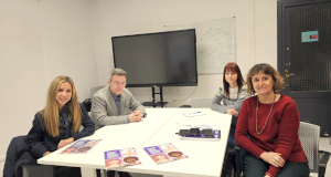 Amaia Madinabeitia, Jefa de Gabinete del Defensor del Pueblo; Patxi Vera, Defensor del Pueblo de Navarra; Maite García, coordinadora del programa de prostitución y trata y Amaia García, coordinadora de Médicos del Mundo Navarra.